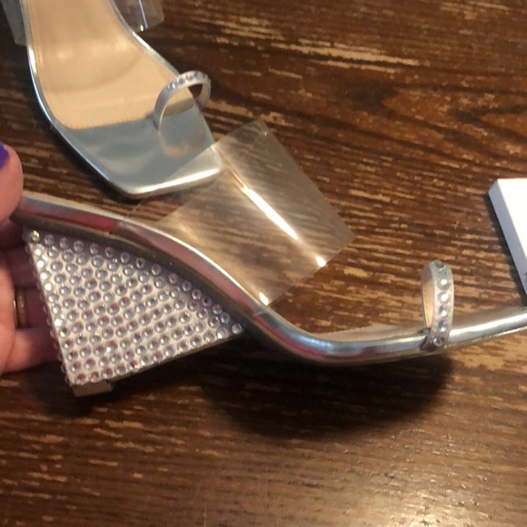 Betsy Johnson size 7 wedges - Picture 4 of 6